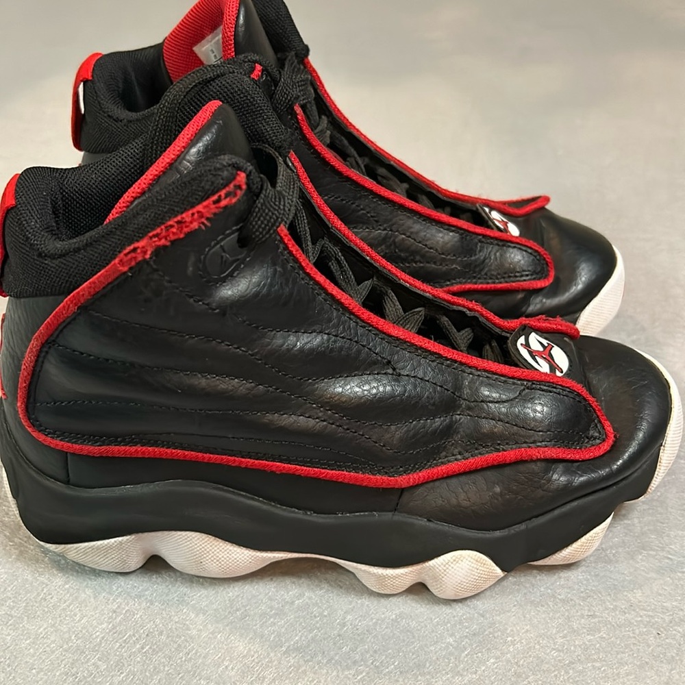 Nike Air Jordan Pro Strong Bred Black University Red DC7911-061 Kids Size 4Y‎